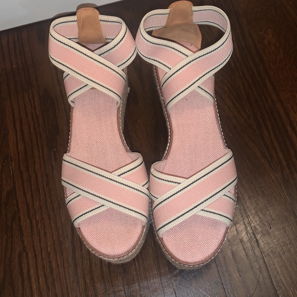 Tory Burch light pink wedges